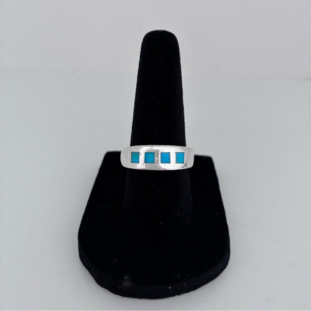 Vintage Ring;  Silver with Turquoise Inlay Design, Taxco. size 6